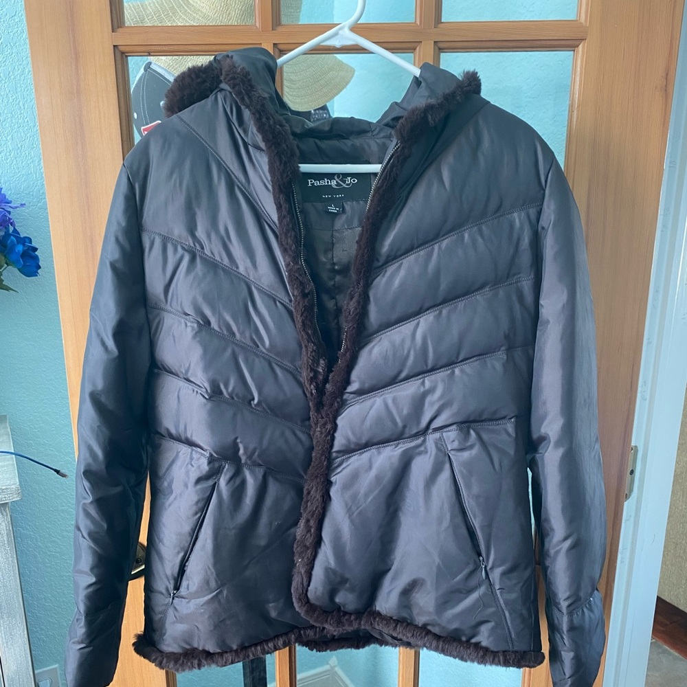 Women's Pasha & Jo brown puffer jacket with hood and Fur trim.